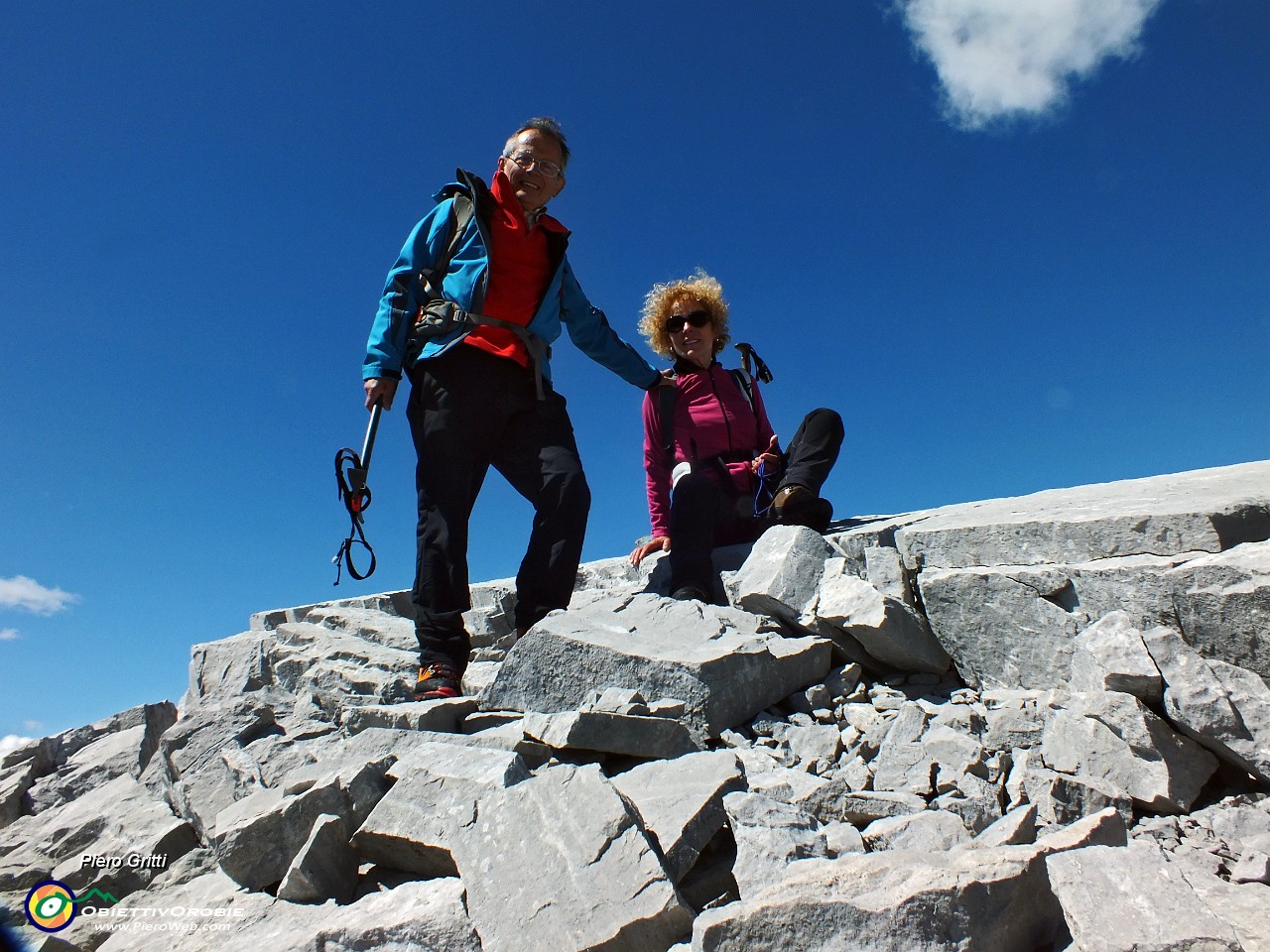 69 Sul cocuzzolo della montagna ....JPG
